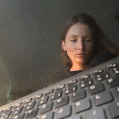 veeebka's profile picture. she/her