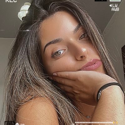 catarinarsilv's profile picture. a mess but still a masterpiece