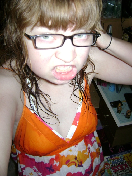 I'm E, I make up words, and don't deal with hate to well. =] I love Jesus and the jonas brothers YO!