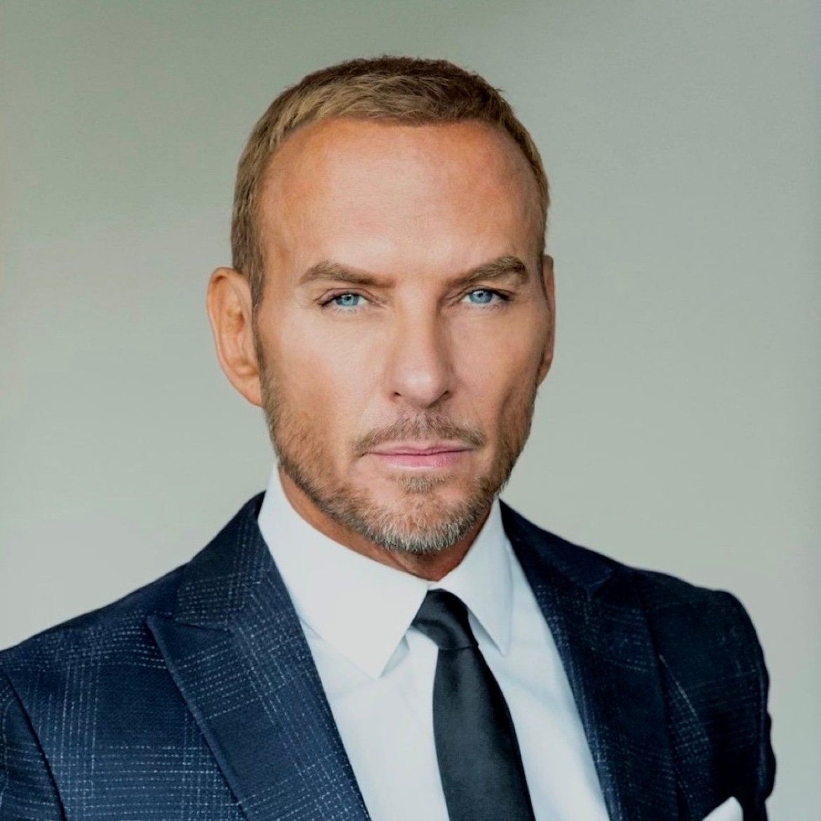Follow me for the latest news about music artist Matt Goss. I'm the owner of the MG Music fansite, A friend of Matt for 30 yrs. I'm always here to help others!