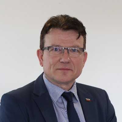 Ponosni Slovenec, mož in oče ter poslanec v DZ R Slovenije.