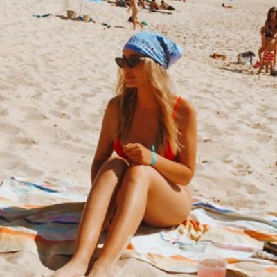 El de arriba es Summer, es muy mono cuando se despierta. Insta: @bionda_grech