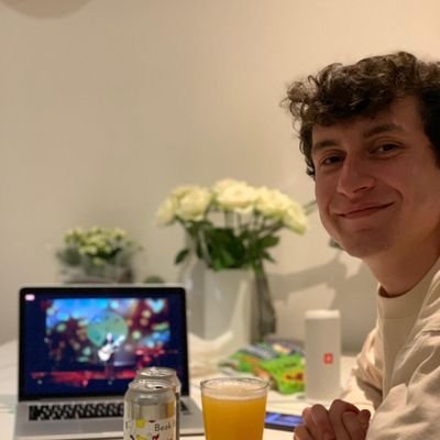 Podcast host @startsandgrafts - conversations with emerging artists