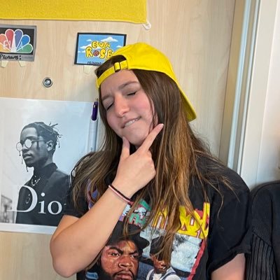 evarosebb's profile picture. ed talk professional. gif experience. tweets on tuesday and thursday from 12-1:20