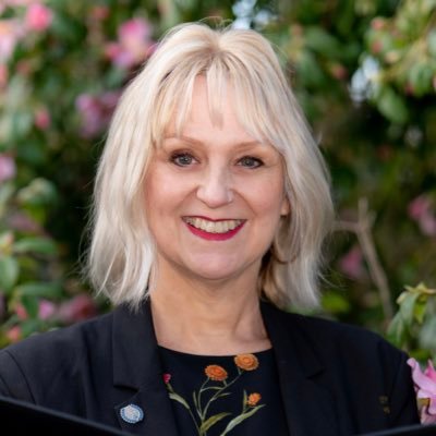 Professional and Progressive Funeral Celebrant. Every life is a story to be told. Death cafe host #deathcafe.