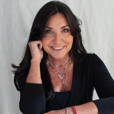 Dra en psicología, Autora, investigadora, profesora, consultora en comunicación, experta en liderazgo femenino. #EllasLideran #SheLeads @Redpolitologas