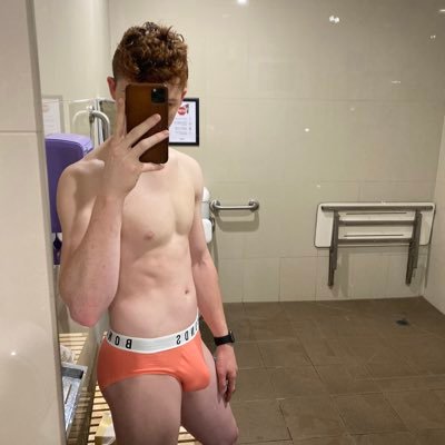 22 | twink | open to everything…. except females 🤷🏼‍♂️