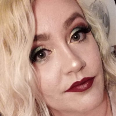 burrell5_alli's profile picture. a mom just following her dreams and crushing her goals ❤️