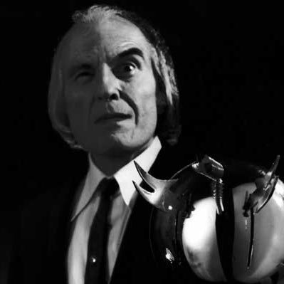 Writergeek222's profile picture. Why does reality have to be so real?