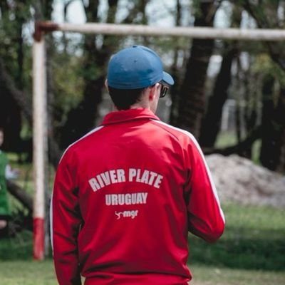 Coordinador Club Atlético River Plate (infantiles)//Técnico de Fútbol (ISEF)//Licenciatura en educación física deportes y recreación (ISEF)