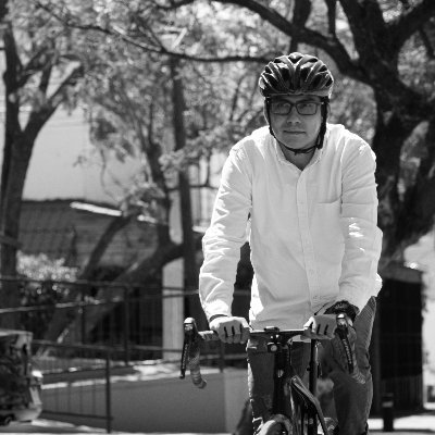 Habitante de la ciudad, ciclista que disfruta el viento a favor y en contra, movilidad todos los días. Administrador General en @AgenciaAMIM.