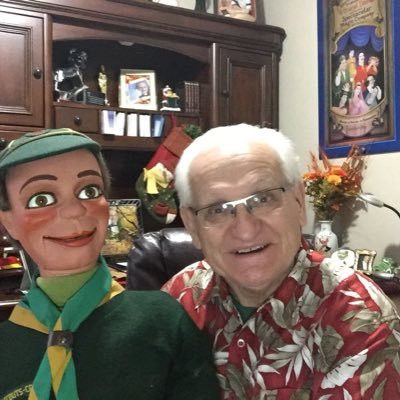 A retired teacher, magician, ventriloquist And author of books on magic , and ventriloquism. IBM ring 235 , past president and https://t.co/aMgI4P5sey I’m  a collector .