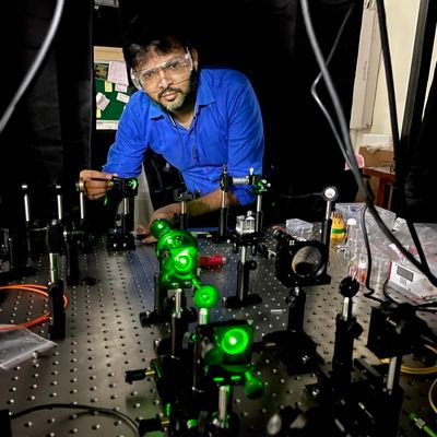 Postdoctoral Researcher at @VanderbiltU Exploring quantum materials for applications in mid infrared photonics, polaritonics and nanophotonics!!
