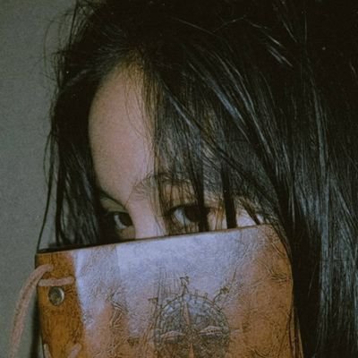 ✎              Walang tintang naka alay sa isa.

                                                                                          unnecessary things 👇