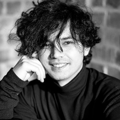 Имидж-стилист. Дизайнер одежды.
Инструктор йоги. Мастер-целитель Рейки.