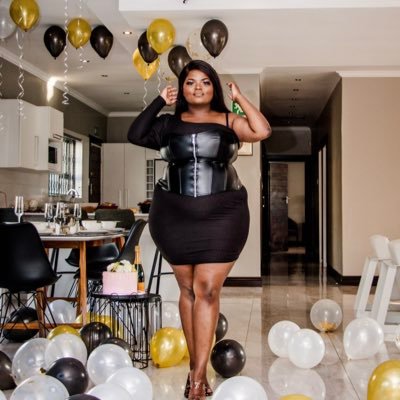 📍 : Gauteng 🇿🇦 📲 : 0846601999 ⏰ : 5am till 9pm (operating times) Makeup for any occasion #makeupbymathandi💄