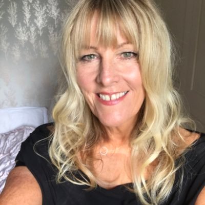 Award-winning journalist turned ghost writer. Loves travel, @ManUtd, good food, dogs and the odd political rant.