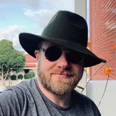 Award-winning independent filmmaker, writer, fringe theatre producer, former Editor of Australian Cinematographer Magazine, creative artist. 🏝