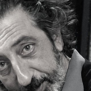 Sono un visionario. Tanti incontri nella mia esperienza di Autore, Attore e Trainer di Teatro Sociale. Tanta strada percorsa a piedi nudi...www.dinogarrafa.com