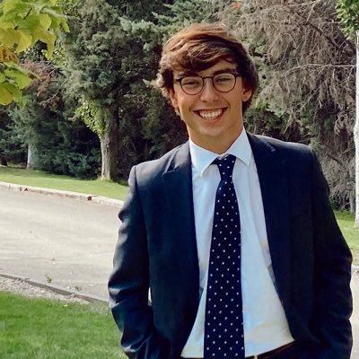 Profesor de Secundaria y Bachillerato.
Derecho y ADE @uc3m.