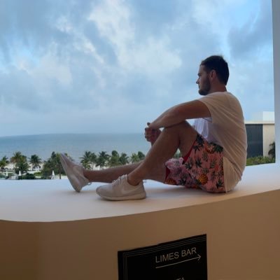 InvestSilent's profile picture. 