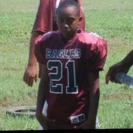 strive for greatness 🏈 r.i.p pops💔 ‘20🎓r.i.p GLIZZY🌎💚