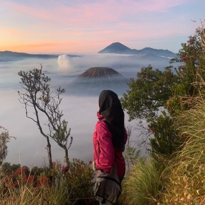 eristamr's profile picture. Lebih menyenangkan jika hidup tanpa ada rencana, karna rencana belum tentu terwujud, jika memang hidup tidak terduga, maka bisa saja menyenangkan