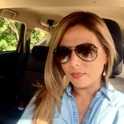 Comunicóloga, Publicista, Test Driver. Mexicana 🇲🇽 Acuario ♒️  Tan solo soy esa mujer que arrasa con todo y que no sabe vivir poco a poco.