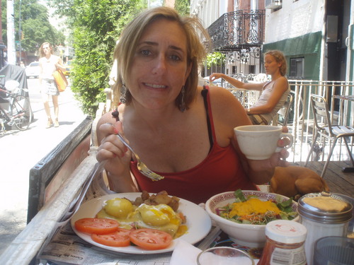 Juvenile Justice 5Yrs in Phx,&now in Cinci;into alt rock,superfoods, traveling,excersize,talking politics&pop culture, NYT&Rolling Stone,coffee&drx w/friends.
