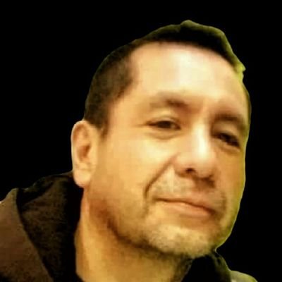 Fundador de la Asociación Pro Defensa de los Consumidores - Red Consume, Egresado del XVII CEU de OSIPTEL, Bachiller en Derecho.