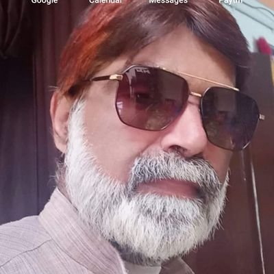कुछ सपनों के मर जाने से जीवन नहीं मरा करता है...!