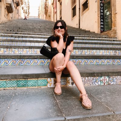 lauratae's profile picture. 