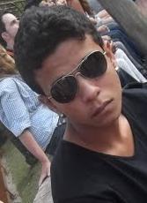 Não vou mais me importar falar de mim eu sou, eu nasci, me criei assim. Estar com quem eu gosto é o que me faz feliz
