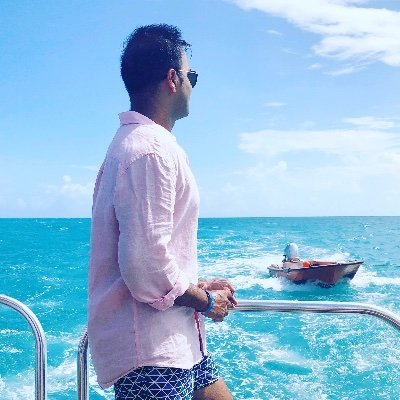 cosmic_moment's profile picture. “You’re like the NRx Forrest Gump but not retarded” — Kristine Y