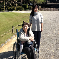 母が障害者(脊髄小脳変性症)で車椅子ユーザーです。母との旅行、リハビリ、日常のほかバリアフリーに関すること。運営サイト「車椅子の母とバリアフリー旅行チャレンジ!」では日本各地のバリアフリールームの様子を写真で紹介しています。『旅のユニバーサルデザインアドバイザー』認定。【国内旅行業務取扱管理者】