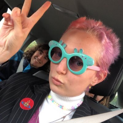 Lechemonego's profile picture. lol à plus sous le bus|| pas épaisse mais hargneuse || queer || they/them || regardez mes liens ytb || https://t.co/0Thymf2jRb