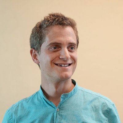 Visual Content Creator focusing on video, motion graphics and 3D.