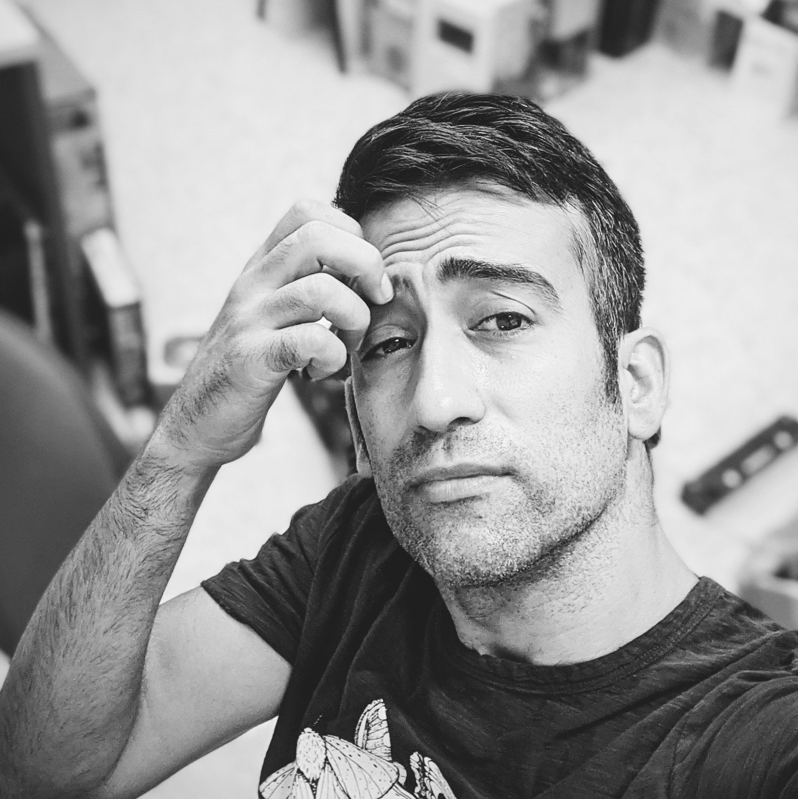 Soy muy bueno amortiguando caídas de objetos con los pies. Me gustan los yogures.
