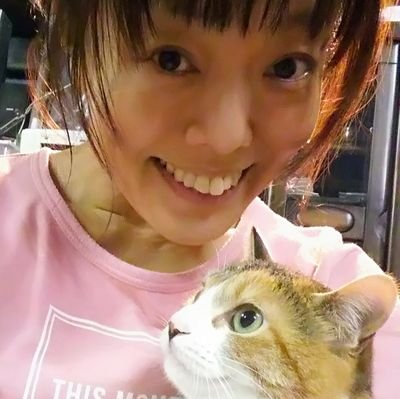 世界中の幸せを願って各地でパフォーマンスしているアクロバットダンサー。体操競技国体2年連続優勝などの経歴あり♪クロワッサンサーカス、叶結(KanauKnot)の一員です。エンゼルちゃん始めました。
2023より、いなべ市PRパフォーマーになりました。
猫がとても好き!