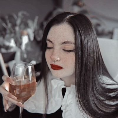 ✧ 172/4? ✧ want 43.0 | min 43.2 ✧
TW — eating disorder, bulimia, selfharm.