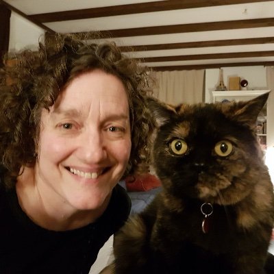 Katepainewrites's profile picture. Writing & music both tell stories 🙂 Music: https://t.co/u4vF9IJGVW /katepainesings.wordpress.com 🎶 Writing: https://t.co/hBk8bKKTw2 📚 PhD/BMus  🇦🇺🇨🇭