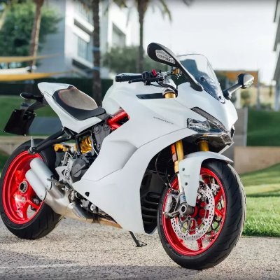 AnnaElenius1's profile picture. Norrländska som arbetar inom energi, vatten, fastigheter, utbildning och turistverksamhet.