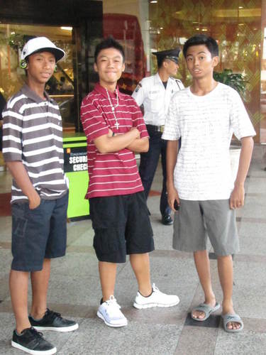 flickyfras's profile picture. Name   : fras christio ariantama 
date     : Jakarta, December 5 1996 
schools: SMAK st.Agnes, surabaya 
position: player / point guard
number: 6 (six)