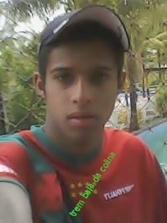 julgue-me pelo que fasso e não pelo que sou.
sou feliz pelo que tenho não tente me deruba.
me supere pois tua inveija aumenta meu susseso.