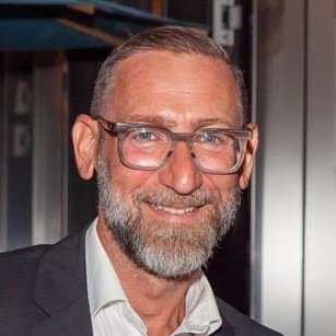 Im Brotberuf bei https://t.co/iALNtUXtOb, https://t.co/F7ay1LaUXU, https://t.co/H00B6nOoX4 und https://t.co/PbQNgj3dNI. Hier zu 5/6 privat.