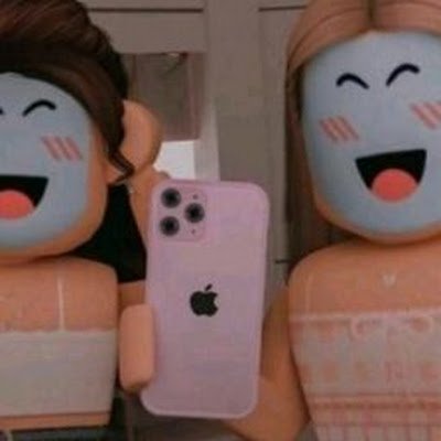 RRobloxine's profile picture. Hii