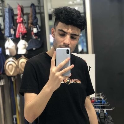 illyesga's profile picture. L&L