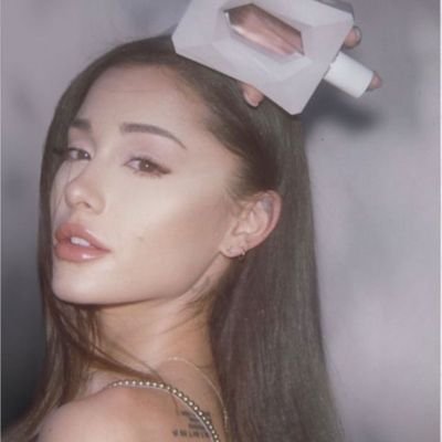 jkkmomohyung's profile picture. bangtwice, ariana & queen