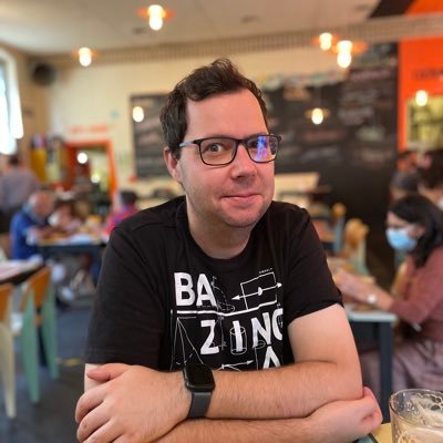 UI/UX Designer, frontend developer in the making, Film Festival programmer, cook, amateur writer and sure enough, human.