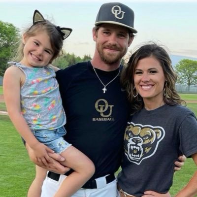 Father to Sloan Renay & married to my Best Friend @SamanthaRenay | @OaklandBSB Assistant Coach